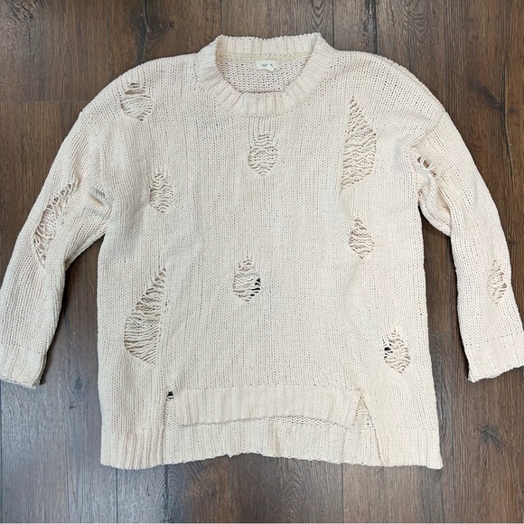 Debut snuggly soft distressed sweater SZ XS - Picture 1 of 4